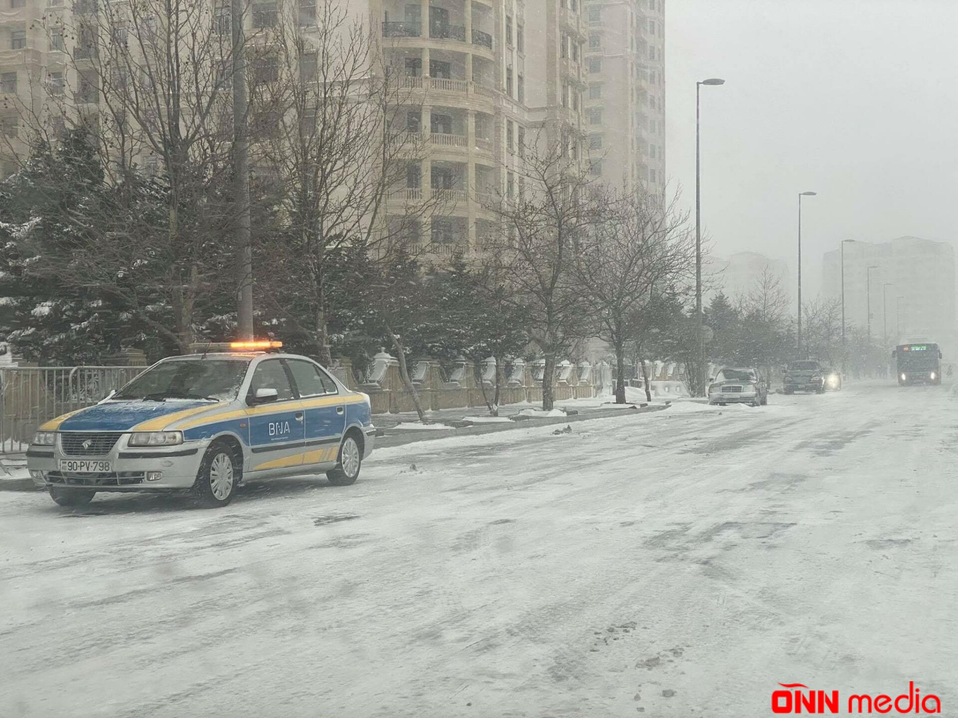 Bu yollar buz bağlayıb