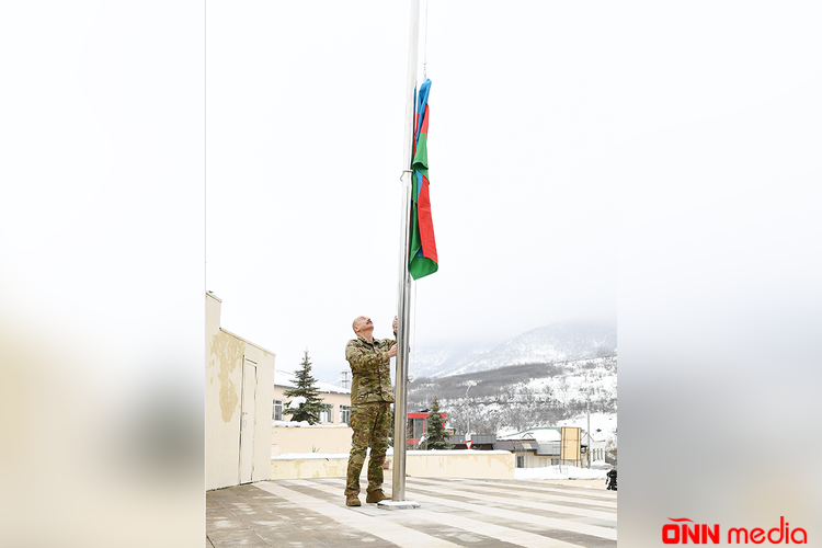 İlham Əliyev Hadrutda dövlət bayrağımızı qaldırdı