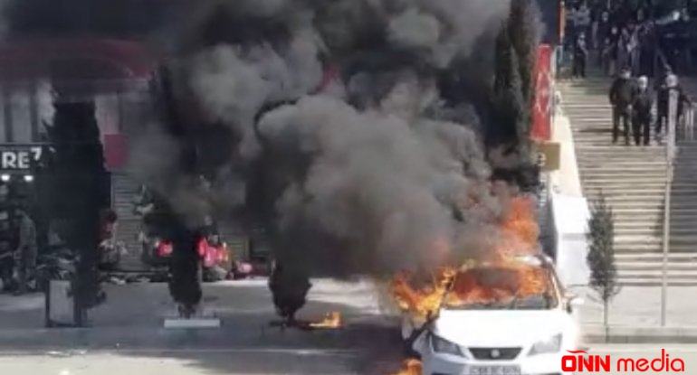 Bakıda avtomobil bir anda ALOVLANDI