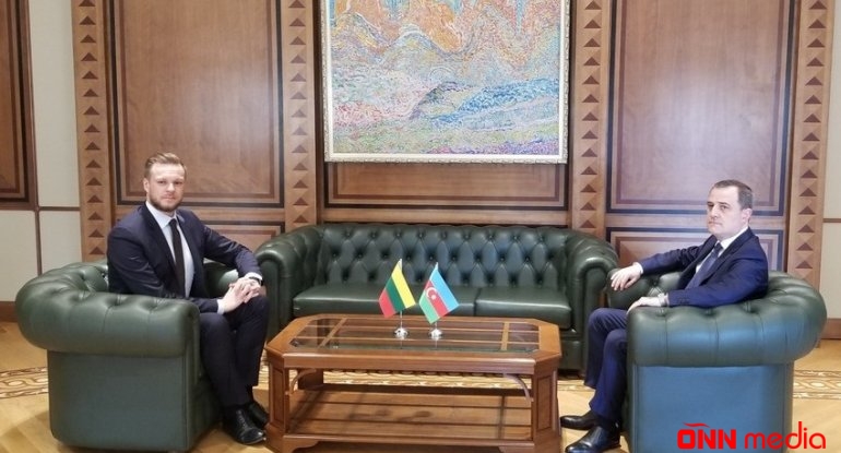 Ceyhun Bayramov litvalı həmkarı ilə görüşüb