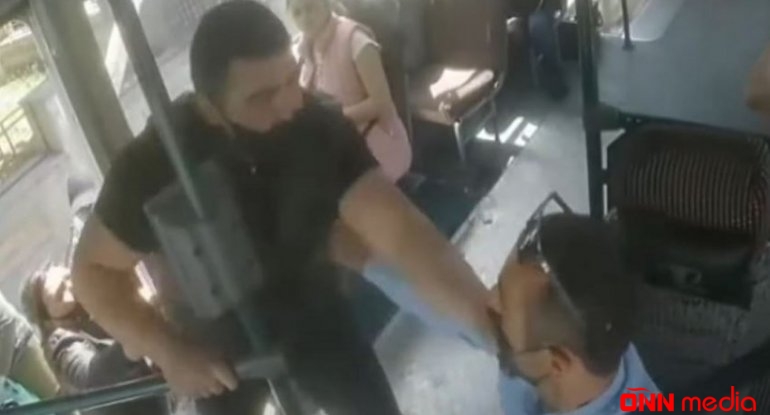 Polis avtobus sürücüsünü döyən 17 yaşlı gənci bağışladı