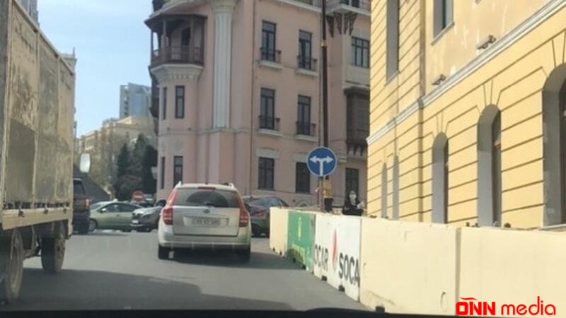 Bakıda sürücüləri narahat edən işarə yerinə qaytarıldı
