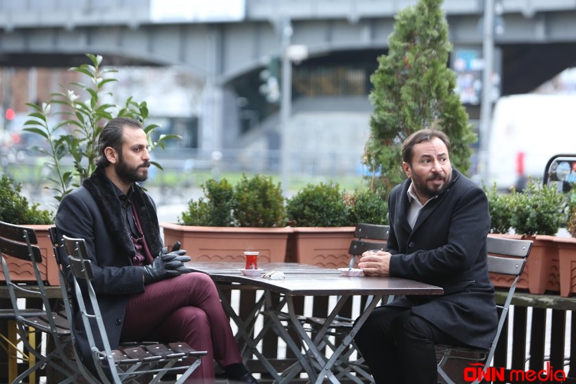 “Çukur”un məşhur aktyoru Azərbaycan çayının dadına doymadı - VİDEO