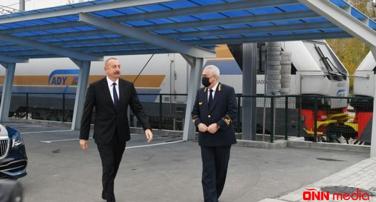 İlham Əliyev yeni Biləcəri lokomotiv deposunun açılışında iştirak etdi