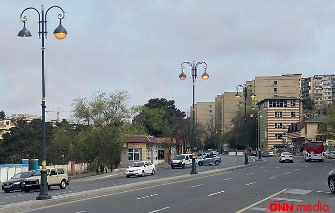 Bakının bu küçəsi gündüz də “işıqlandırılır”