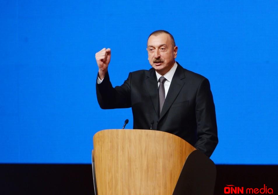 İlham Əliyev Ağdamda forumda çıxış edir