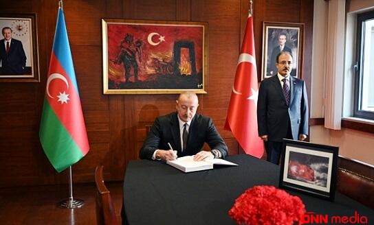 İlham Əliyev Türkiyə səfirliyində olub