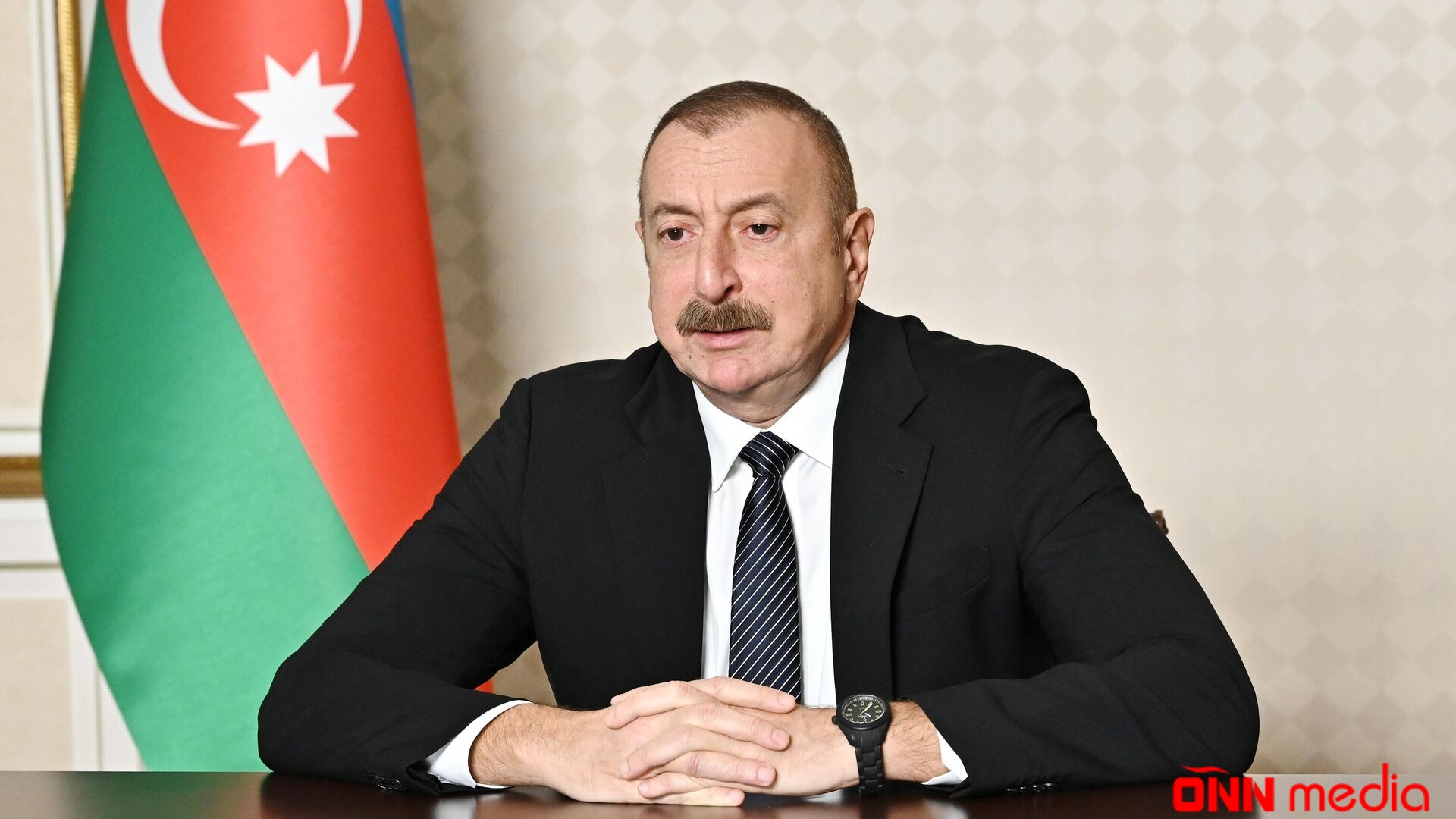 İlham Əliyev yazıçı Anarı təltif etdi