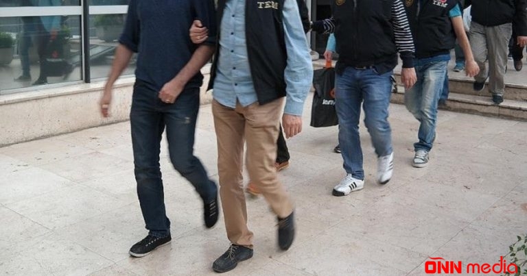 Türkiyədə zəlzələ ilə bağlı saxlanılanlar var