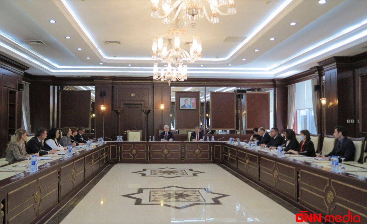 "Elm və Təhsil Nazirliyi öz funksiyasını tam yerinə yetirə bilmir" - Deputat