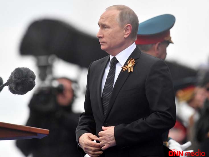 Putin paradda çıxış etdi