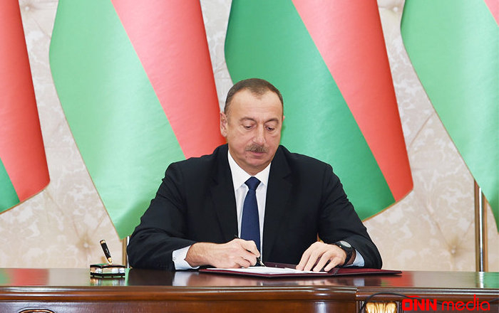 Prezident bu şəxslərlə bağlı sərəncam imzaladı