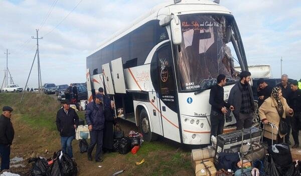 Naxçıvandan Bakıya gedən avtobus qəzaya düşdü