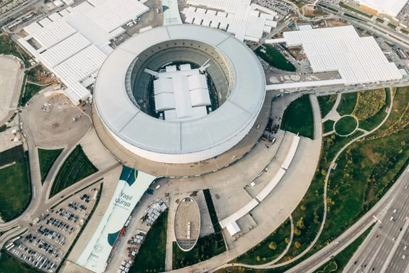Olimpiya stadionu rəsmən təhvil verildi