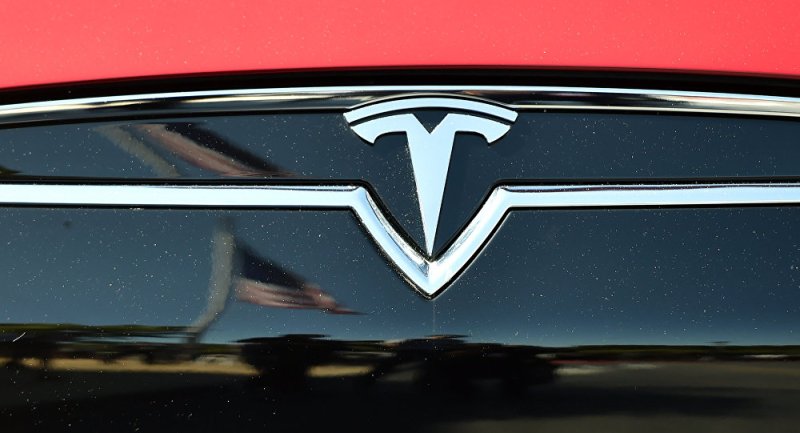 "Tesla" bu avtomobillərini geri çağırır?
