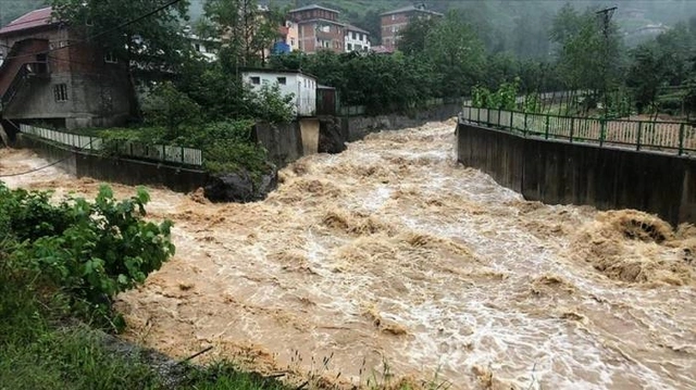 Dağıstanda balaca qız sel qurbanı olub