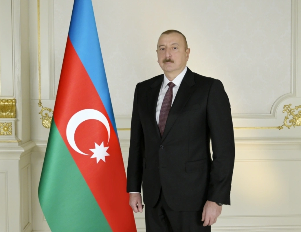 Pakistanda Əliyevin şərəfinə posterlər qurulub