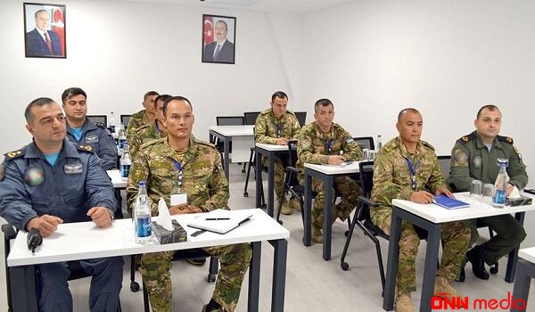 Özbək hərbiçiləri PUA kursunda