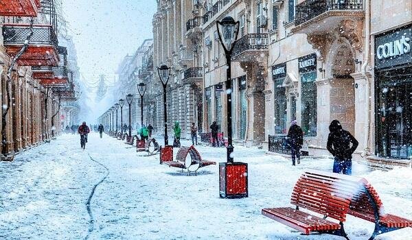 Qarlı hava: 15 nəfər xəsarət aldı, 2-si əməliyyat olundu