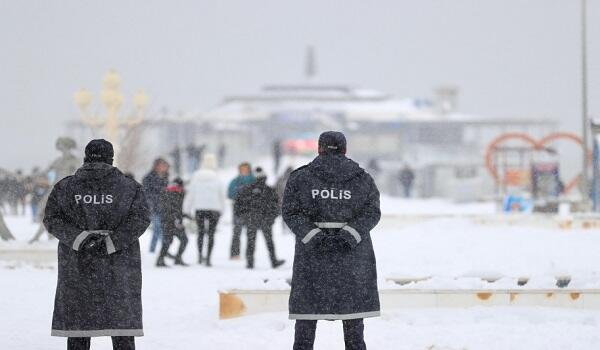 Polis gücləndirilmiş rejimdə çalışır