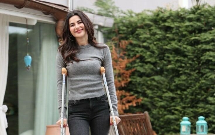 Məşhur aktrisanın başına iş gəlib
