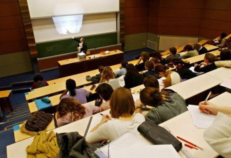 Bu universitetdə axşam dərsləri ləğv edildi