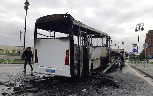 Sumqayıtda avtobus yandı