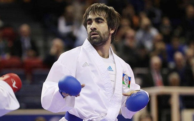 Rafael Ağayev bu ölkəni seçdi