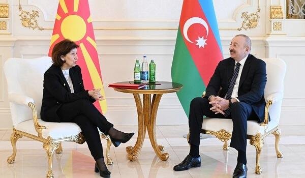 Prezidentlərin təkbətək görüşü keçirildi