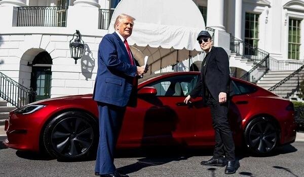 Tramp 80 min dollara Tesla aldı