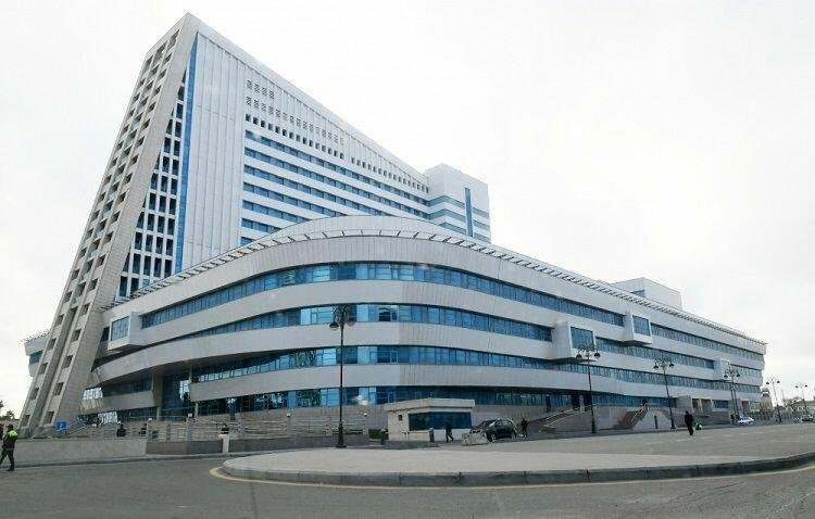 "Yeni Klinika" əməkdaşlarının maaşları verilmir