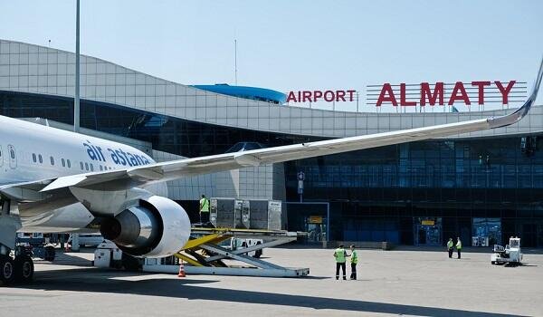 Təyyarələr uça bilmədi, sərnişinlər Almatı aeroportunda qaldı