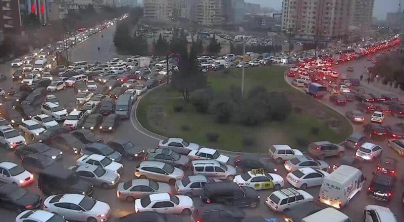 Bakıda güclü tıxacın səbəbi nə imiş?