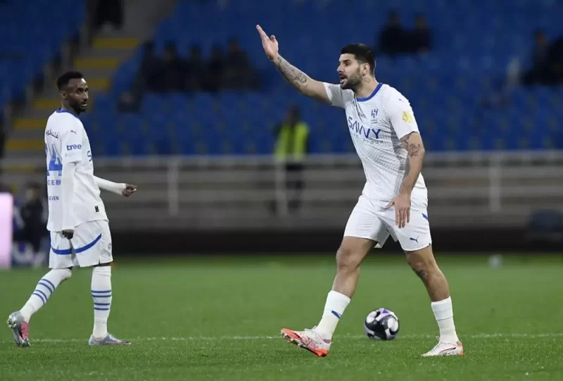Tanınmış futbolçu xəstəxanaya yerləşdirildi