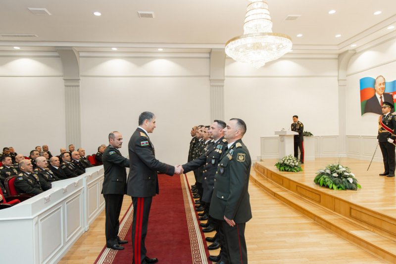 Daxili Qoşunların hərbçiləri təltif edildi