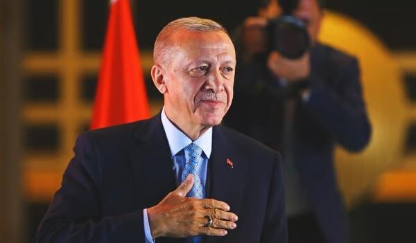 Kreml və Ağ ev Ərdoğana hədiyyə etdi
