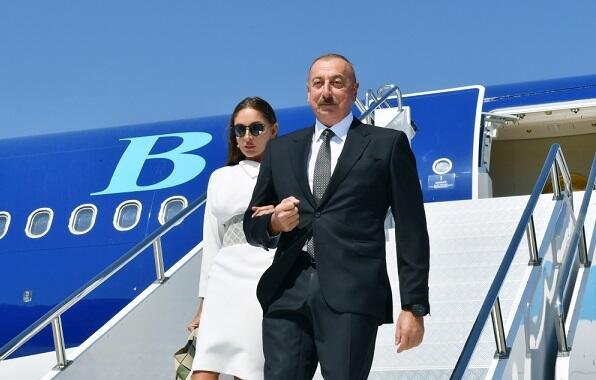 Prezident xanımı ilə Çinə getdi