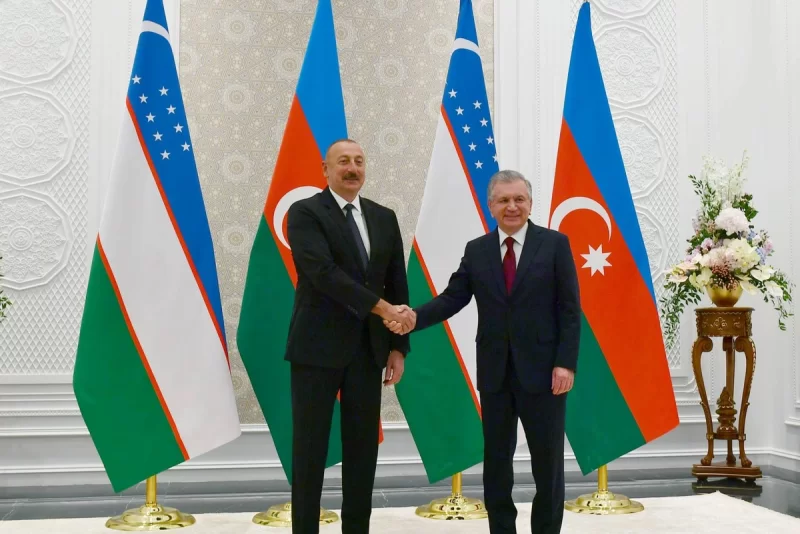Özbəkistan və Azərbaycan prezidentləri arasında telefon danışığı olub