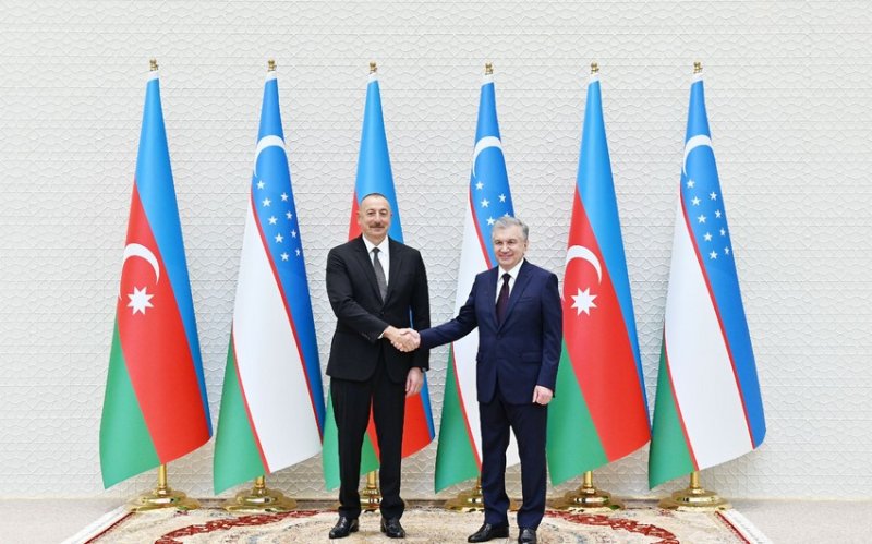 Mirziyoyev İlham Əliyevə ZƏNG ETDİ