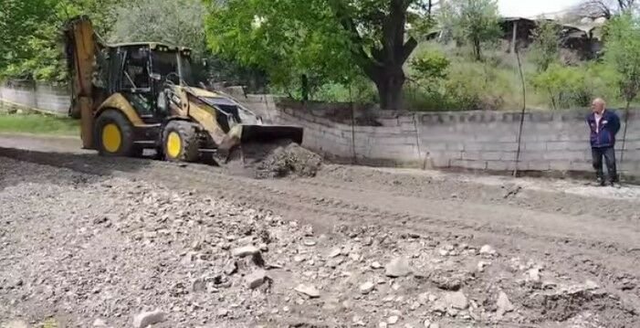Naxçıvanda buna görə yollar bağlandı