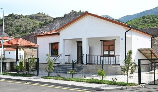 Laçına daha bir qrup ailə yola salındı
