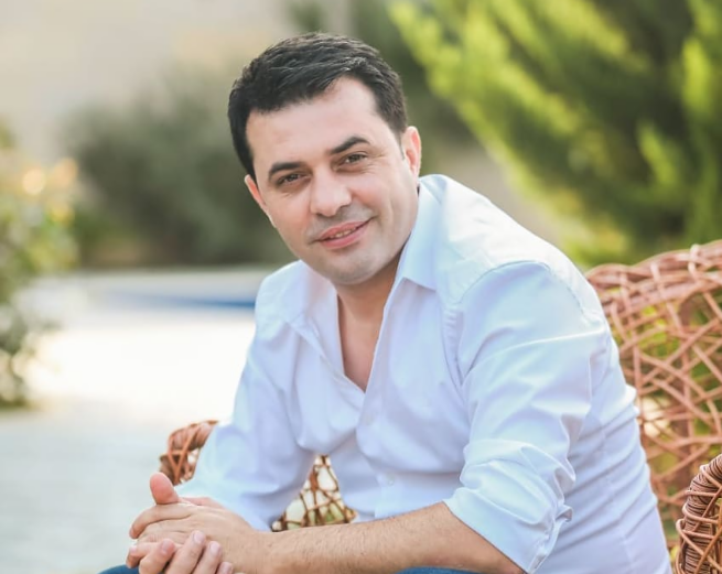 Məşhur müğənni qəzaya düşüb