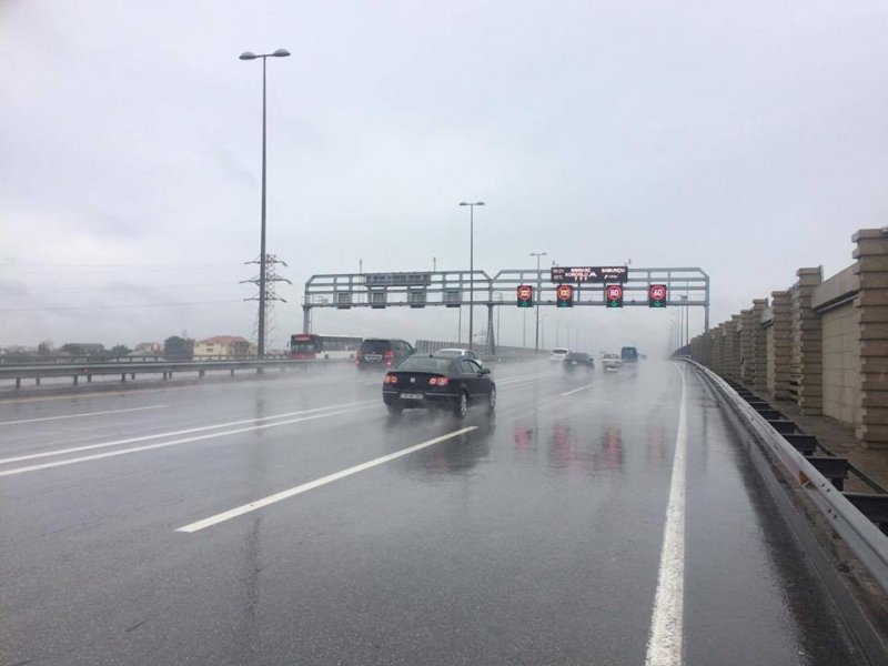 Bu yolda sürət həddi aşağı endirildi
