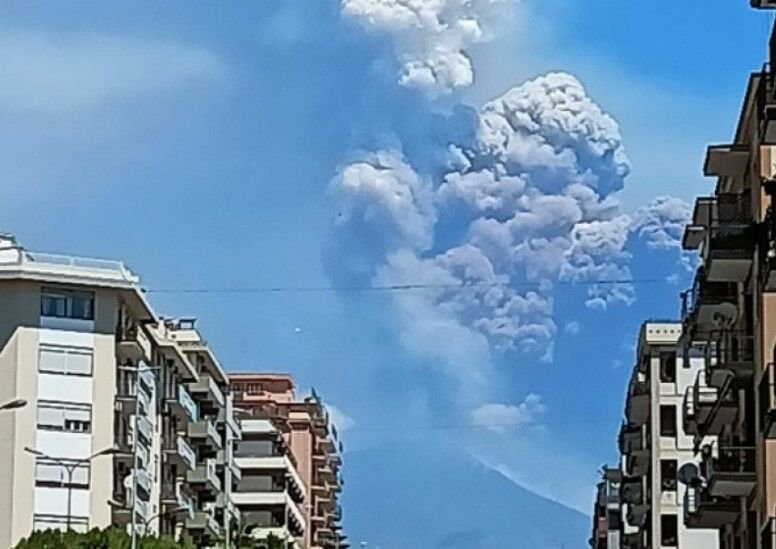 "Etna" vulkanı püskürdü- XƏBƏRDARLIQ EDİLDİ