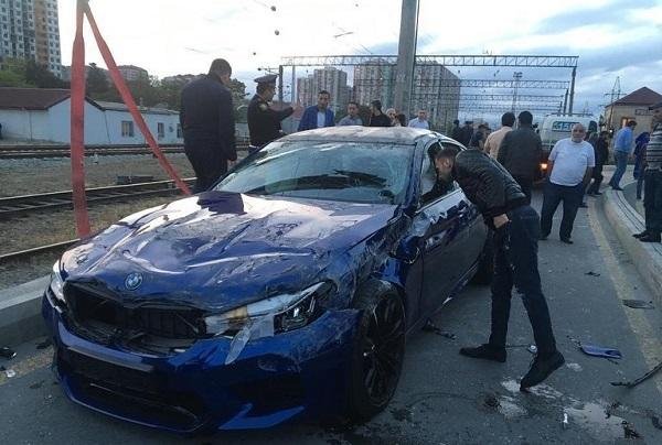 BMW qəza törətdi- ÖLƏNLƏR VAR
