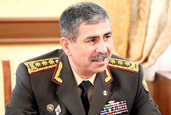 Zakir Həsənov hərbiçiləri təbrik etdi