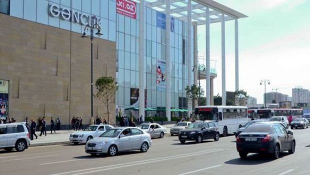 "Gənclik Mall" un qarşısında yenilik