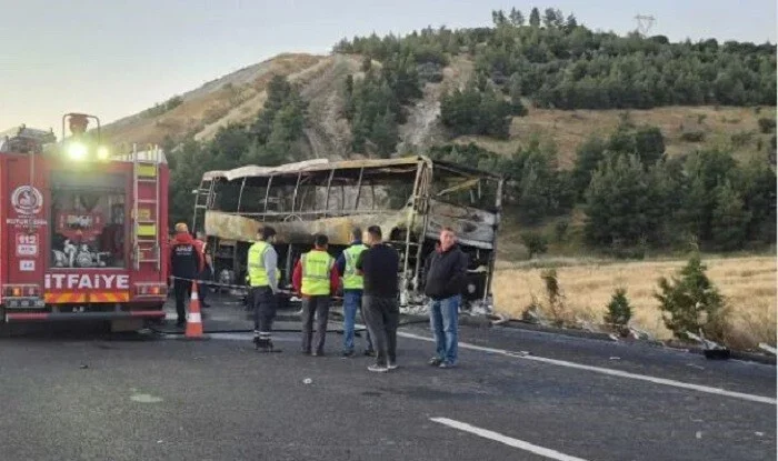 Sərnişin avtobusu dərəyə aşdı- ÖLƏNLƏR VAR