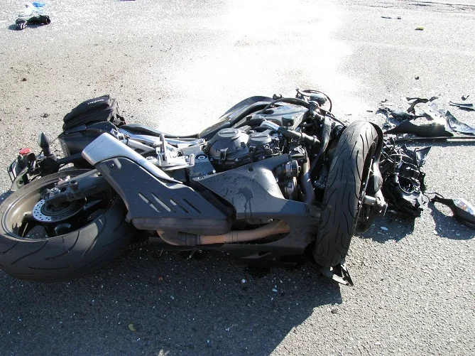 Bakıda iki motosiklet toqquşdu: 22 yaşlı sürücü öldü