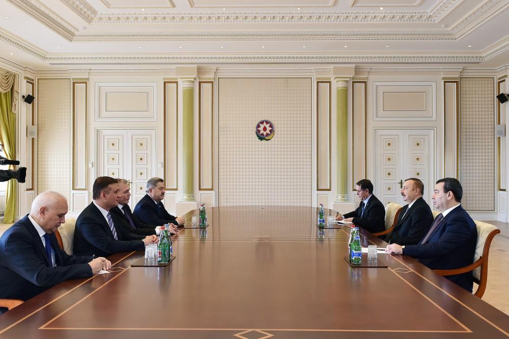 İlham Əliyev rusiyalı deputatlarla görüşdü